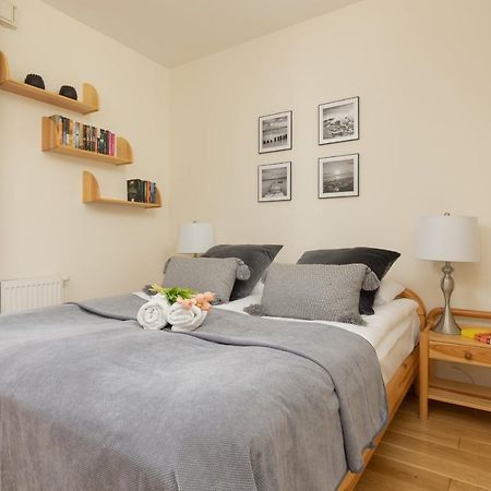 Osiedle Intenso Warszawa Wola By Noclegi Renters ภายนอก รูปภาพ
